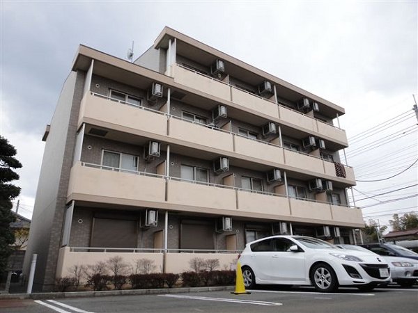 パインバンフソノ 外観