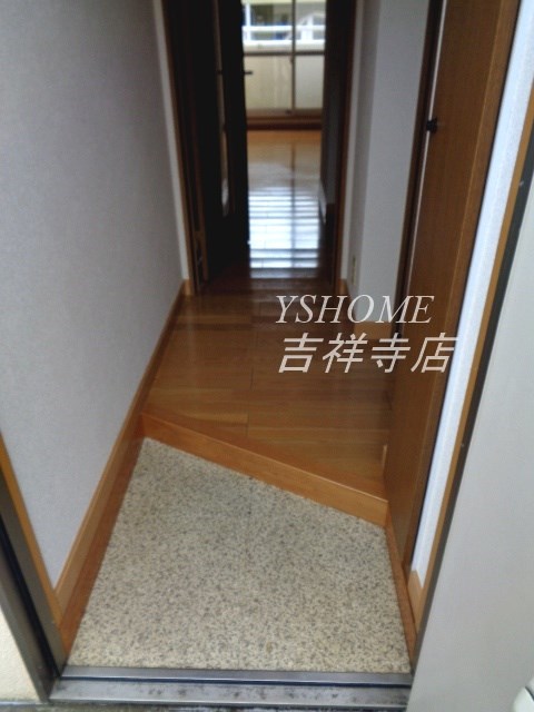 ネオアージュ吉祥寺 玄関