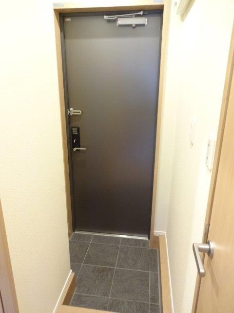 セント　エバリュード　スクエア 玄関