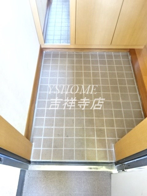 カーサヴェルデ 南荻窪　C棟 玄関