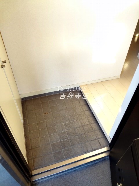 アステBAU 玄関