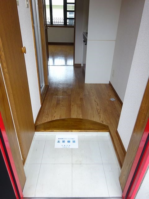 アットイース 玄関