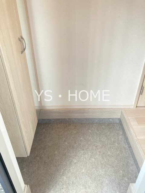 ヴァン・ヴェール鷹の台B 玄関