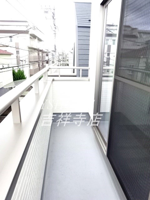 グランド西久保3丁目戸建 ベランダ