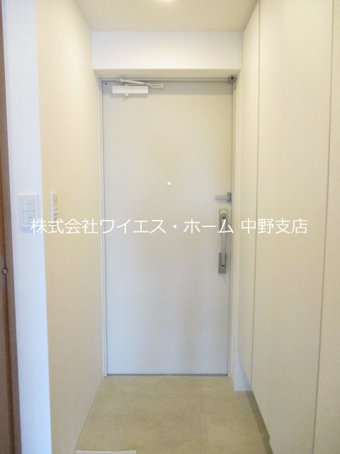フレンシア高円寺 玄関