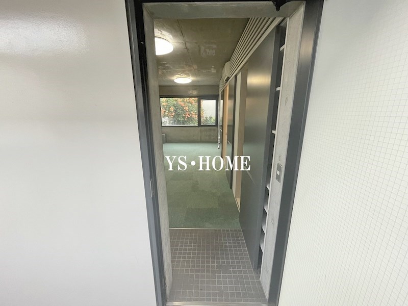 HO三鷹 玄関
