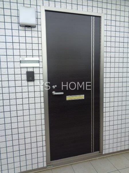 ホワイトテラス 玄関