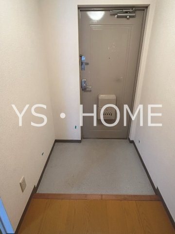 コーポレート小金井梶野通り　5号   玄関
