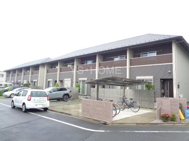 J wing West 外観
