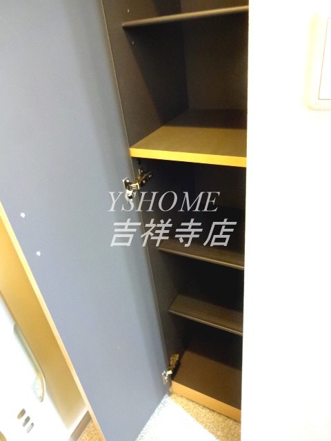 アンプルールフェールKOKI 玄関