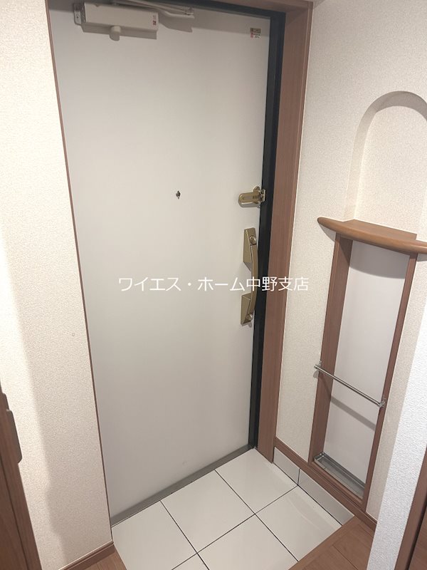 モン・シャトー東高円寺南館 玄関