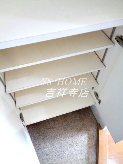 JINAI RESIDENCE 玄関
