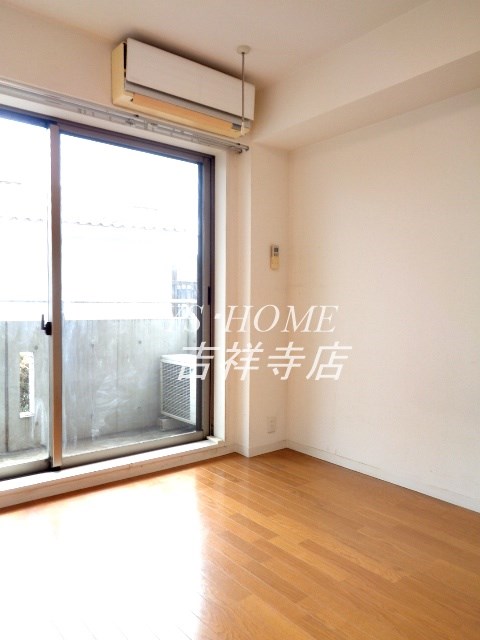 JINAI RESIDENCE リビング