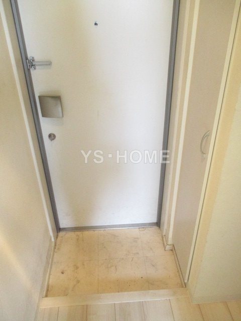 Ｙ&amp;rsquo;ｓＦｌａｔ高円寺 玄関