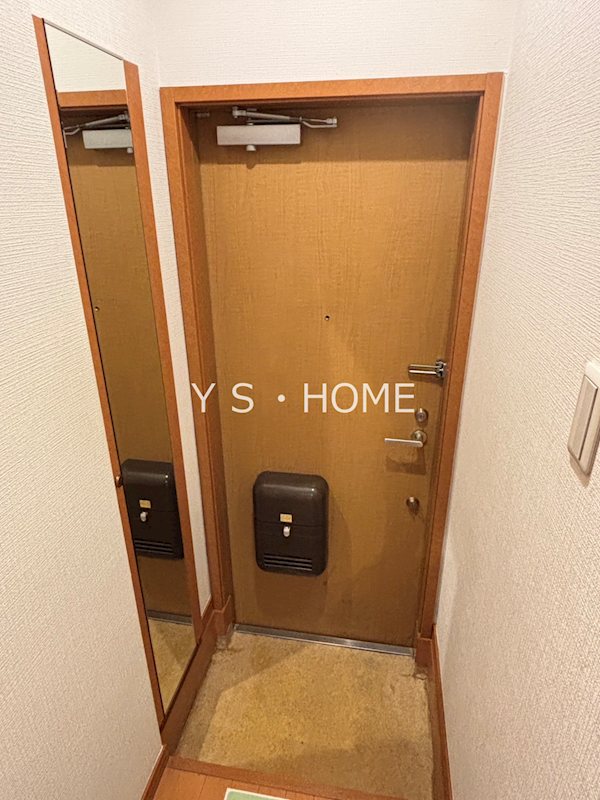 モア西恋ヶ窪 玄関