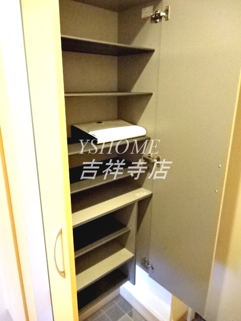シャイン 玄関