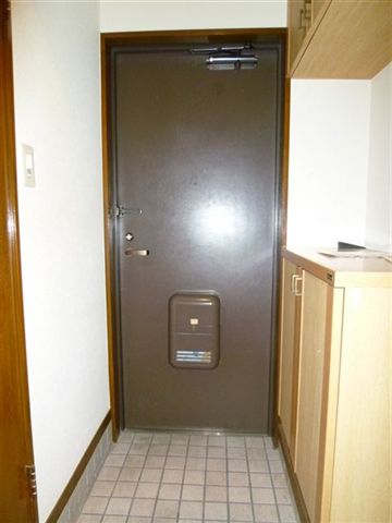 DRホームズ中野 玄関