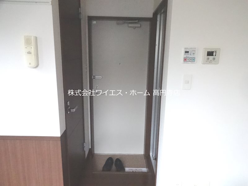 Laluce高円寺 玄関