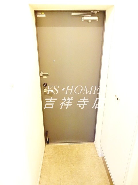アール・プレイス 玄関
