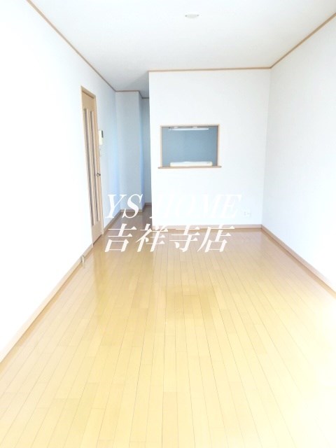 パインプラッツ リビング