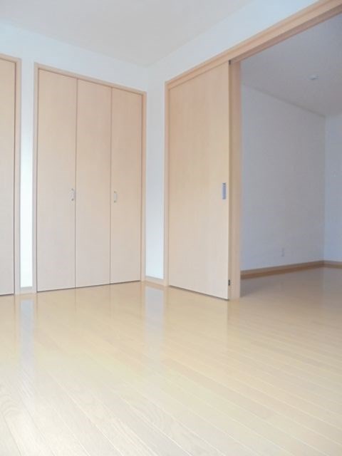 ガーデンテラス国立D棟 ベッドルーム