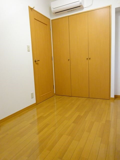 サンライズ国立 ベッドルーム