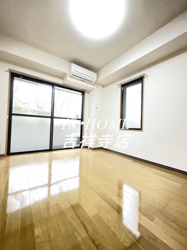 ベッドルーム