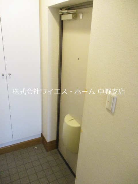 天野ビル 玄関