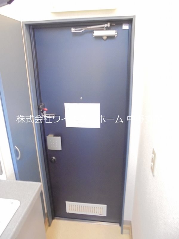 レ・フレールⅡ  玄関