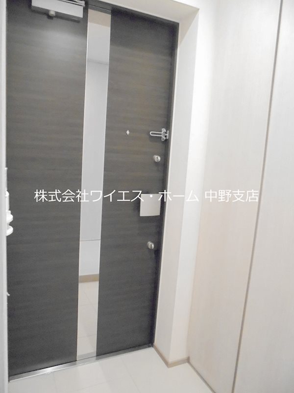 プライマル新中野 玄関