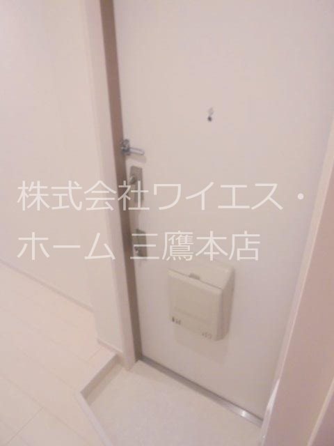 リブリ・ソレイユミタカ 玄関