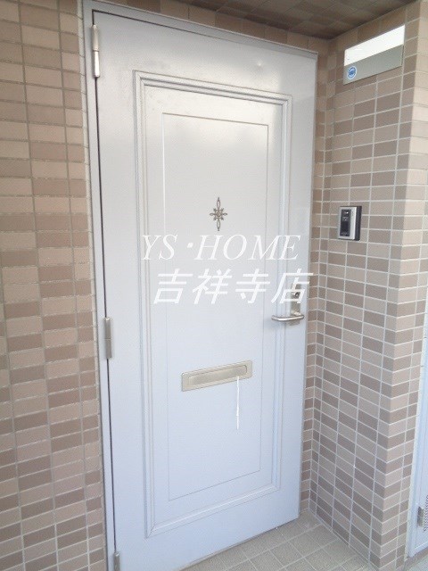 コーポレート武蔵境 玄関