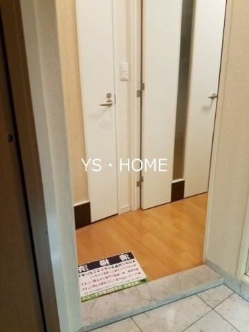 アクシルコート東中野 玄関