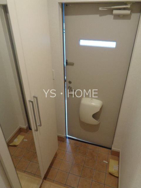 エン　ノット 玄関