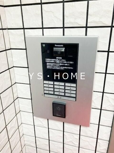 ラシーネ西荻南  玄関