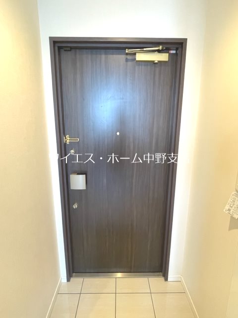 リベラーレ中野 玄関