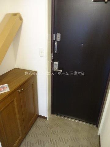 ヴィザージュ三鷹 玄関