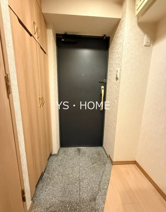 ルーブル中野富士見町伍番館   玄関