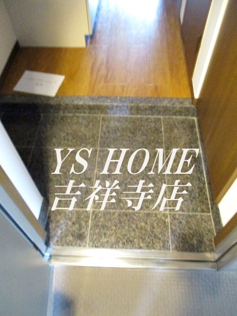 ルーブル西荻窪 玄関