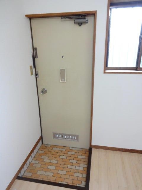 メゾン梨里 玄関
