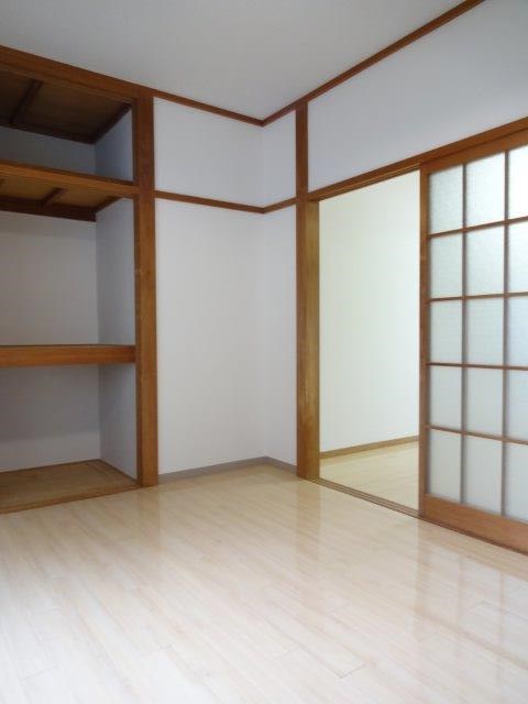 メゾン梨里 ベッドルーム