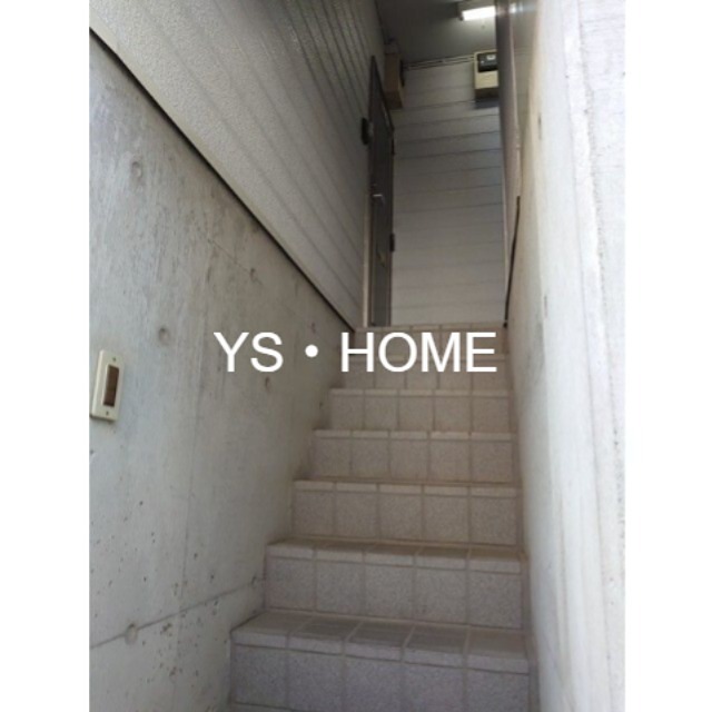 YMハウス 玄関