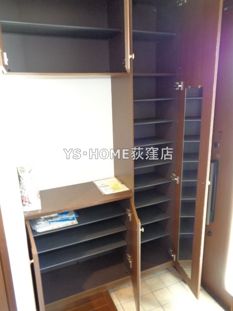 南荻窪１丁目2階3階部分  玄関