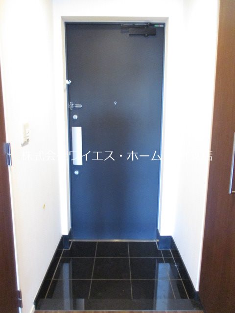 コンフォリア東中野DEUX 玄関