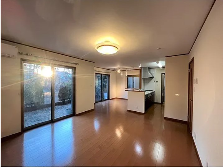 杉並区久我山2丁目戸建 リビング