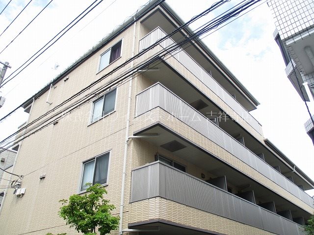 キューベックス・ワイズ 外観