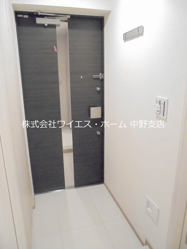 プライマル新中野 玄関