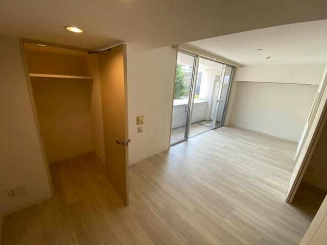 ヤサビアン リビング