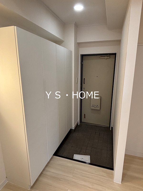 シャングリラ元町 玄関