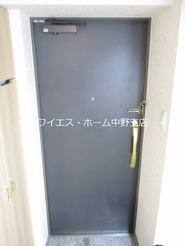 ルーブル中野富士見町伍番館 玄関